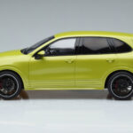 Porsche Cayenne GTS 92A Peridot Verde GT Spirit 1:18 - image 3 of 6
