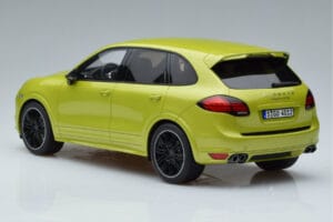 Porsche Cayenne GTS 92A Peridot Verde GT Spirit 1:18 GT020A Resina - imagem 5 de 6