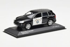 Porsche Cayenne 9PA Highway Patrol Minichamps 1:43 400066291 Metal - imagem 2 de 4