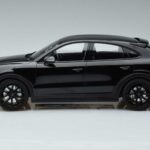 Porsche Cayenne E3 S Coupe Minichamps 1:18 187673 Metal - image 3 of 6