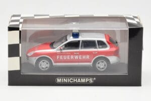 Porsche Cayenne S Feuerwehr Minichamps 1:43 WAPC02060116 Metal - imagem 4 de 4