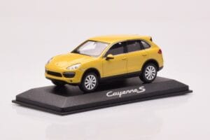 Porsche Cayenne 92A Amarelo Areia Minichamps 1:43 WAP0200060B Metal - imagem 2 de 4