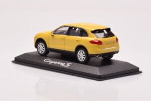Porsche Cayenne 92A Amarelo Areia Minichamps 1:43 WAP0200060B Metal - imagem 3 de 4