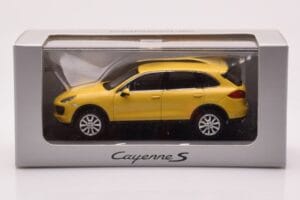 Porsche Cayenne 92A Amarelo Areia Minichamps 1:43 WAP0200060B Metal - imagem 4 de 4