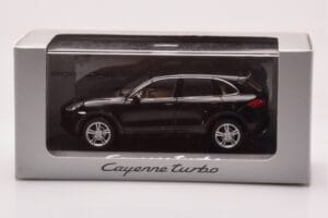 Porsche Cayenne 92A Turbo Preto Minichamps 1:43 WAP0200050B Metal - imagem 4 de 4