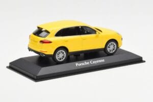 Porsche Cayenne 92A Amarelo MaxiChamps 1:43 940063201 Metal - imagem 2 de 4