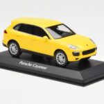 Porsche Cayenne 92A Amarelo MaxiChamps 1:43 - image 3 of 4