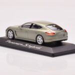 Porsche Panamera 970 S Hybrid Critall Verde Minichamps 1:43 - image 3 of 4
