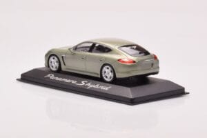 Porsche Panamera 970 S Hybrid Critall Verde Minichamps 1:43 WAP0205010A Metal - imagem 3 de 4