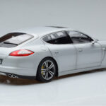 Porsche Panamera 970 Turbo Prata Norev 1:18 - image 3 of 7