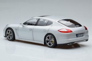 Porsche Panamera 970 Turbo Prata Norev 1:18 187609 Metal - imagem 6 de 7