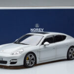 Porsche Panamera 970 Turbo Prata Norev 1:18 - image 7 of 7