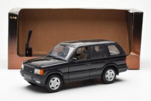Range Rover P38 4.6 HSE Preto Metálico AUTOart 1:18 70017 Metal - imagem 2 de 9