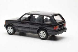 Range Rover P38 4.6 HSE Preto Metálico AUTOart 1:18 70017 Metal - imagem 5 de 9