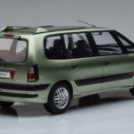 Renault Espace 3 Verde Otto 1:18 - image 2 of 6