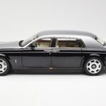 Rolls-Royce Phantom VII EWB Preto e Prateado Kyosho 1:18 08841BKS - image 4 of 8
