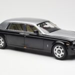Rolls-Royce Phantom VII EWB Preto e Prateado Kyosho 1:18 08841BKS - image 6 of 8