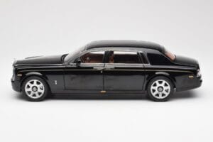 Rolls-Royce Phantom VII EWB Diamond Preto Kyosho 1:18 08841DBK2 Metal - imagem 4 de 8