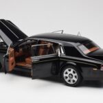 Rolls-Royce Phantom VII EWB Diamond Preto Kyosho 1:18 08841DBK2 - image 5 of 8