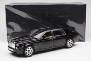 Rolls-Royce Phantom VII EWB Diamond Preto Kyosho 1:18 08841DBK2 Metal - imagem 8 de 8