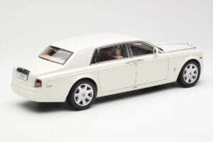 Rolls-Royce Phantom VII EWB English Branco Kyosho 1:18 08841EW2 Metal - imagem 3 de 8