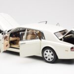 Rolls-Royce Phantom VII EWB English Branco Kyosho 1:18 08841EW2 - image 5 of 8