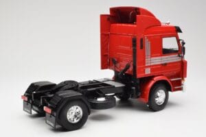 Scania 143M 470 Topline Vermelho MCG 1:18 MCG18142 Metal - imagem 3 de 8
