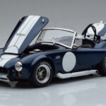 Shelby Cobra 427 S/C Azul Escuro Kyosho 1:18 - image 2 of 9