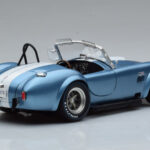 Shelby Cobra 427 S/C Azul Claro Kyosho 1:18 - image 3 of 9
