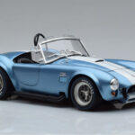 Shelby Cobra 427 S/C Azul Claro Kyosho 1:18 - image 5 of 9
