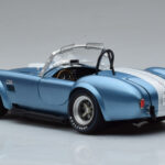 Shelby Cobra 427 S/C Azul Claro Kyosho 1:18 - image 6 of 9