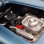 Shelby Cobra 427 S/C Azul Claro Kyosho 1:18 - image 8 of 9