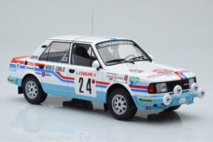 Skoda 130 L Night Version #24 J. Augland Rally Monte Carlo 1987 IXO 1:18 18RMC156 Metal - imagem 4 de 6