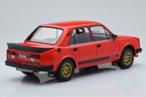 Skoda 130 LR Vermelho IXO 1:18 18CMC159 Metal - imagem 2 de 6