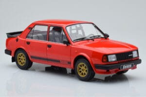 Skoda 130 LR Vermelho IXO 1:18 18CMC159 Metal - imagem 4 de 6
