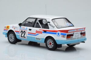 Skoda 130 LR #22 S. Kvaizar / J. Janecek Rally Acropolis 1986 IXO 1:18 18RMC157B Metal - imagem 5 de 6