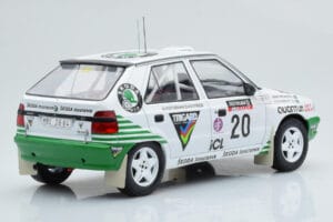 Skoda Felicia #20 S. Blomqvist / B. Cederberg Rally RAC Lombard 1995 IXO 1:18 18RMC147 Metal - imagem 2 de 6