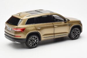 Skoda Kodiaq Dourado FAW 1:18 ZSX000001GOL Metal - imagem 3 de 8