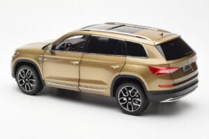 Skoda Kodiaq Dourado FAW 1:18 ZSX000001GOL Metal - imagem 7 de 8