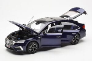 Skoda Octavia Pro Azul FAW 1:18 ZMR000006BLA Metal - imagem 2 de 8