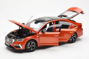 Skoda Octavia Pro Laranja FAW 1:18 ZMR000006ORA Metal - imagem 2 de 8