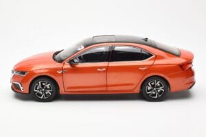 Skoda Octavia Pro Laranja FAW 1:18 ZMR000006ORA Metal - imagem 4 de 8