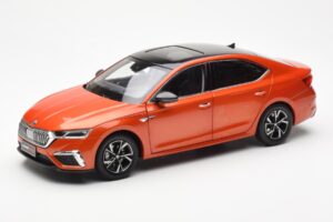 Skoda Octavia Pro Laranja FAW 1:18 ZMR000006ORA