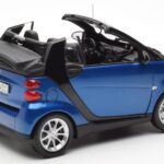Smart Fortwo 451 Cabrio Azul & Preto Minichamps 1:18 - image 3 of 8