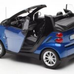 Smart Fortwo 451 Cabrio Azul & Preto Minichamps 1:18 - image 5 of 8