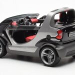 Smart Fortwo Crossblade Cabriolet Prateado Preto Kyosho 1:18 - image 5 of 6