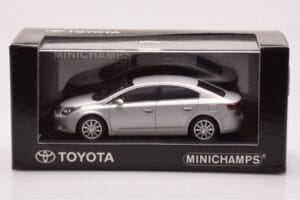 Toyota Avensis T270 Prateado Minichamps 1:43 403166903 Metal - imagem 4 de 4