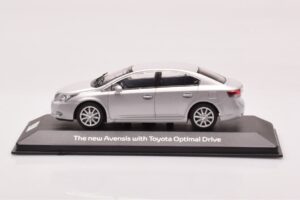 Toyota Avensis T270 Prateado Minichamps 1:43