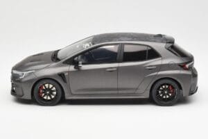 Toyota GR Corolla Morizo Edition Cinzento Otto 1:18 OT451 Resina - imagem 3 de 6