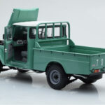 Toyota Land Cruiser 40 4x4 Pickup Verde Kyosho 1:18 - image 3 of 8
